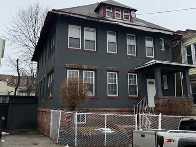 40 Bayview Ave, Jersey City, NJ, 07305