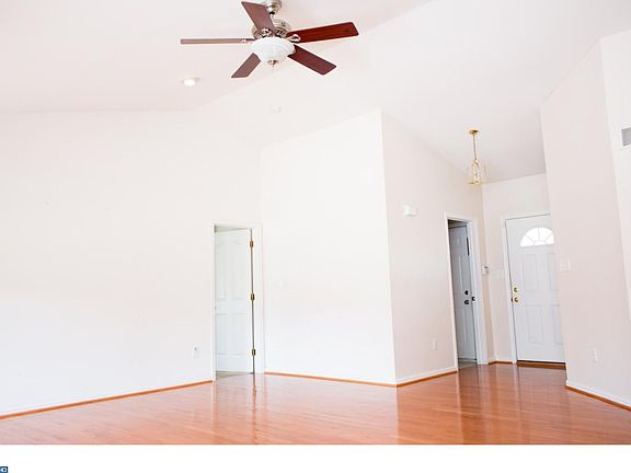 4th image of 205 Olivine Cir
