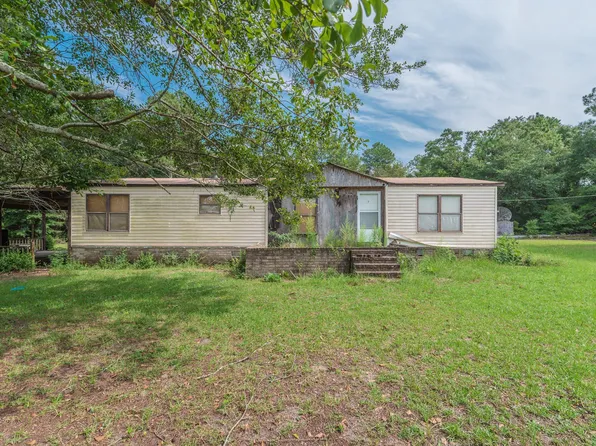 4257 Festival Trail Rd, Wagener, SC 29164