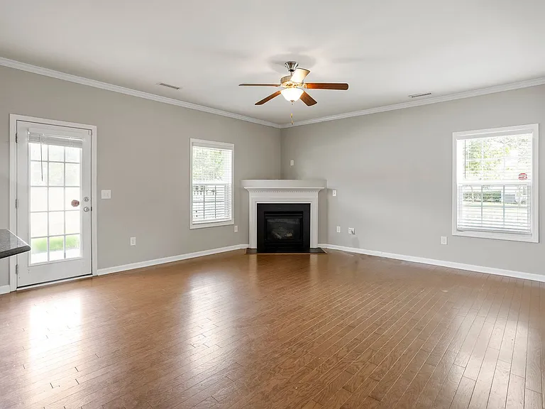 223 Station Dr — Photo 8