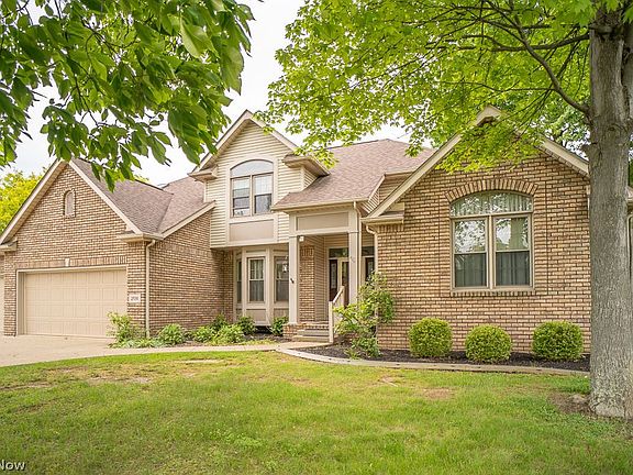 2nd image of 2591 Fallen Oak Cir NE