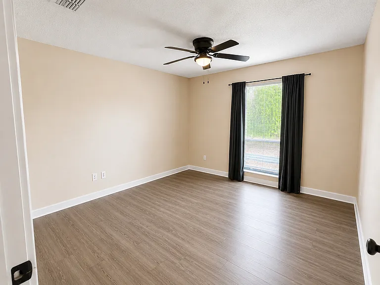 695 Belflower Pl — Photo 4
