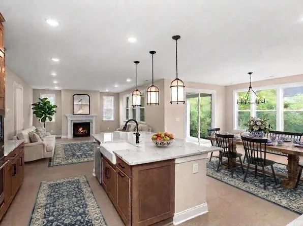 6006 Painted Skies Dr, Spring Hill, TN 37174