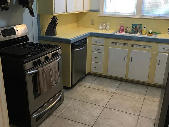 3rd image of 1218 Llano St