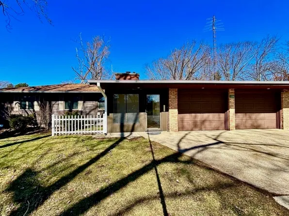 325 Winwood Ave, Saint Joseph, MI 49085