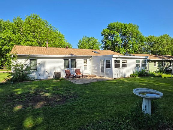 4th image of 891 Winnie Ave
