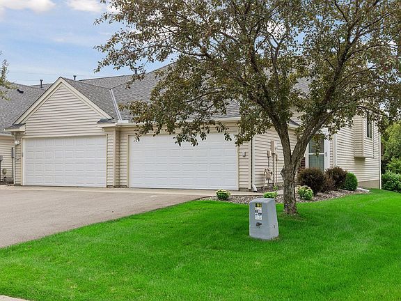 3rd image of 9765 Zinnia Ln N