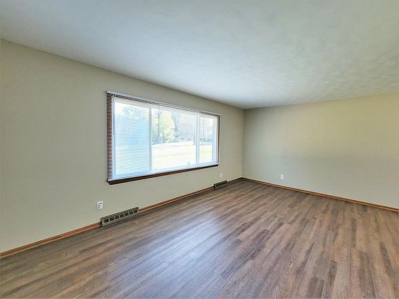 4th image of 1251 Deanna Dr
