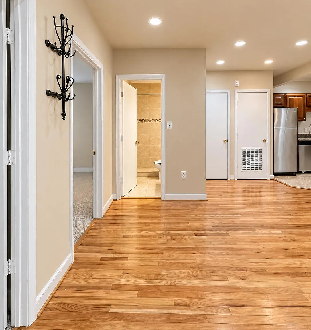 2 bed, 2.0 bath, 860 sqft, $1,850 — Photo 2