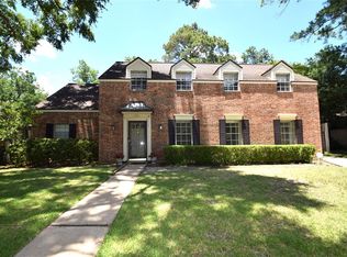 11206 Valley Spring Dr, Houston, TX 77043