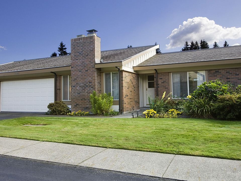 Rambler-style 3 bedroom condominium