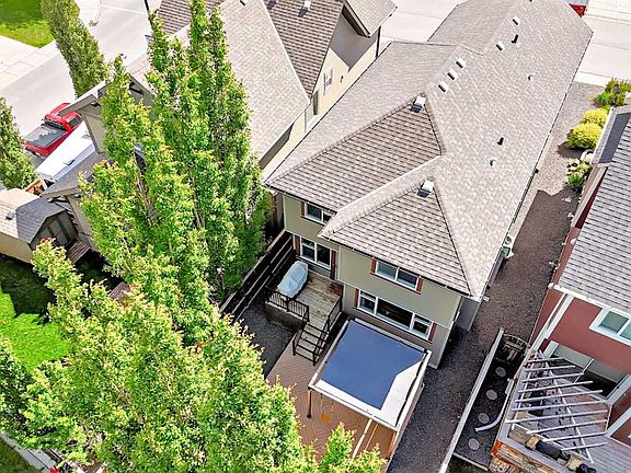 5th image of 141 E Riviera Cres
