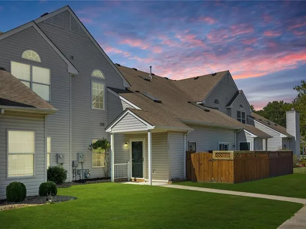 103 Kensington Pl, Yorktown, VA 23693