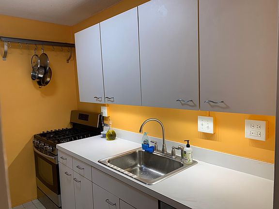 Kitchen - view 2.