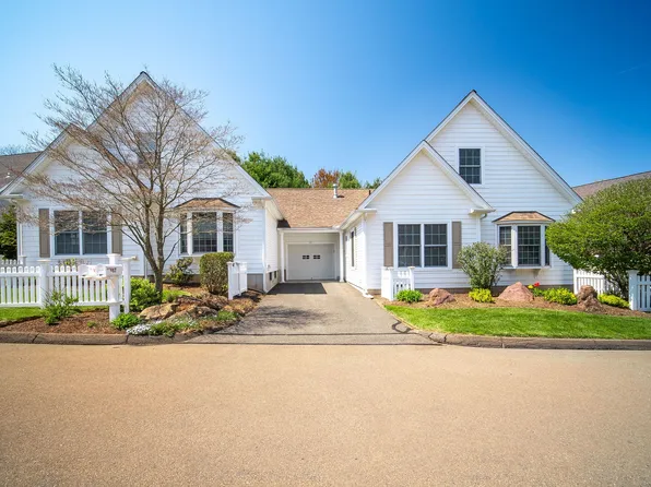 87 Allison Way #87, East Haven, CT 06512