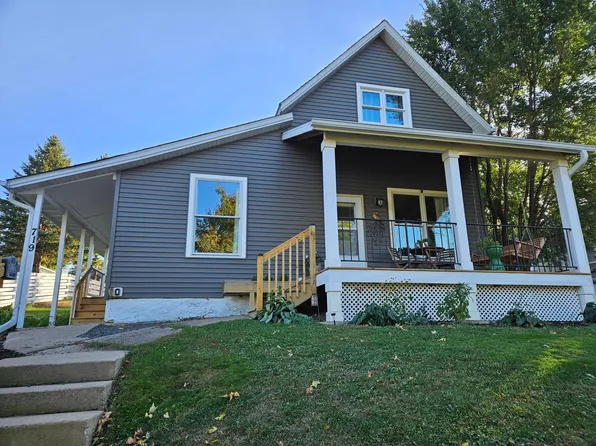 719 2nd St W, Northfield, MN 55057