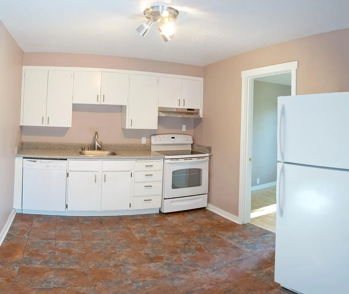 Building Photo - 1425 E Yesler Way #1