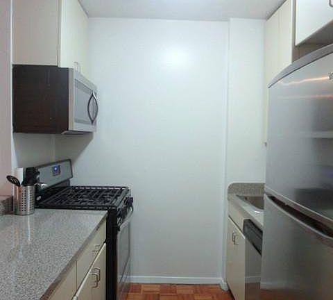2nd image of 990 6th Ave APT 5A