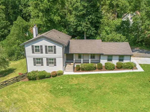 9630 Pine Thicket Way, Roswell, GA 30075