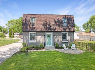 121 E Shawnee Trl, Sandusky, OH 44870