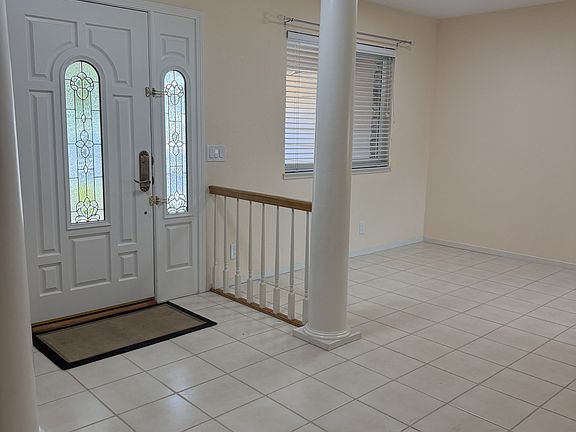 3rd image of 964 Dawnview Ct