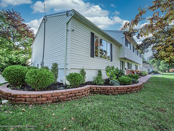 2nd image of 4 Suffolk Ln