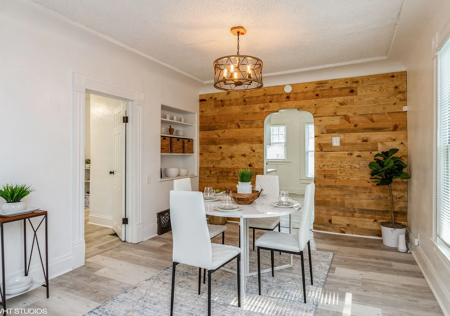 Three Bedroom House — Photo 2