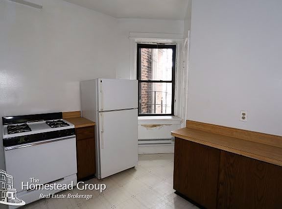 3rd image of 428 W Belden Ave #03third