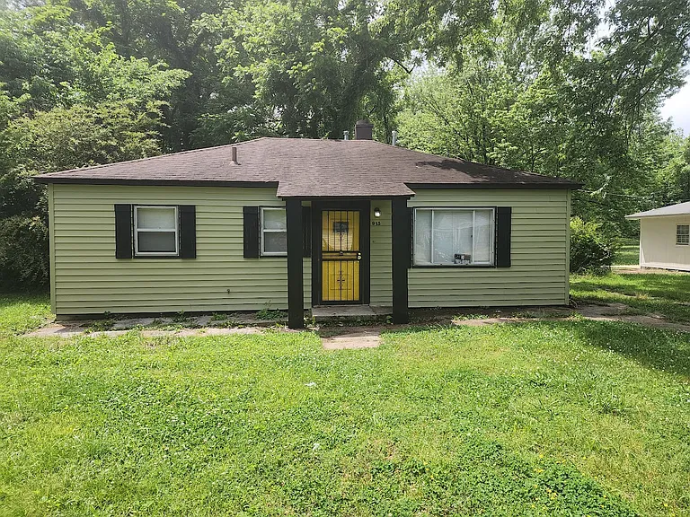 915 Carrolton Rd — Photo 1