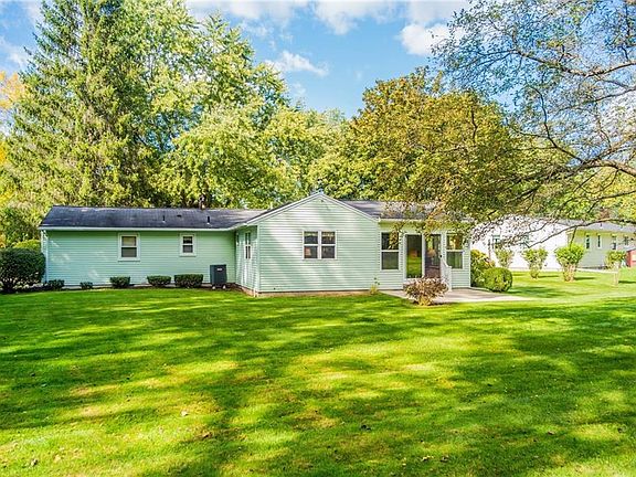 4th image of 23 Garden Dr