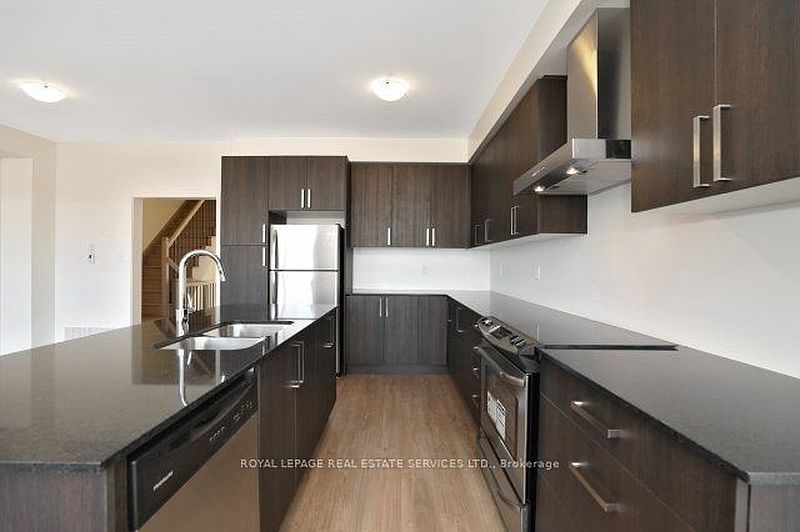 Oakville Townhouse for rent - 4 Bedrooms — photo 6
