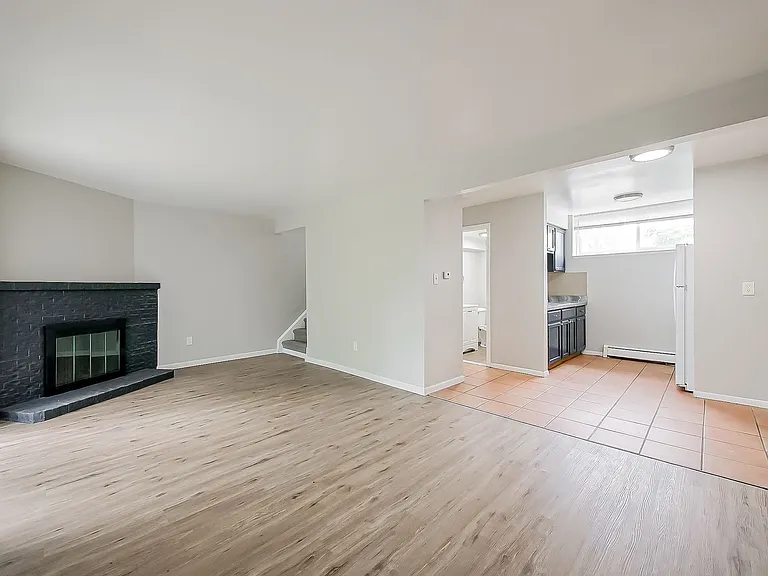 132 Huronview Ct — Photo 6