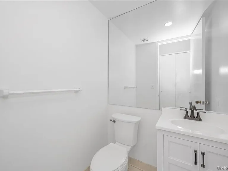 35 N Chatsworth Ave #3V — Photo 18