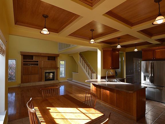 eat in kitchen