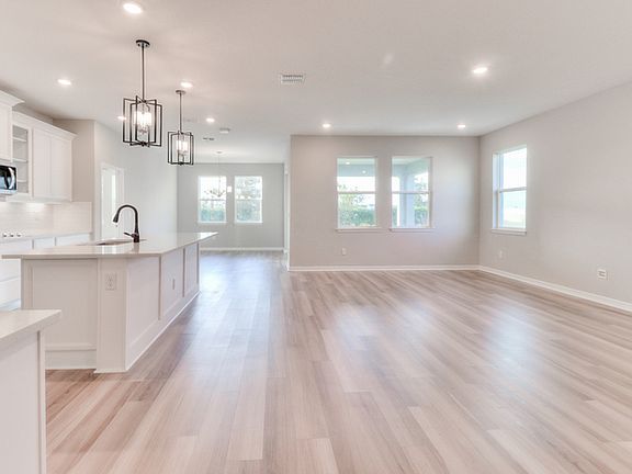 3rd image of 34314 Wynthorne Pl