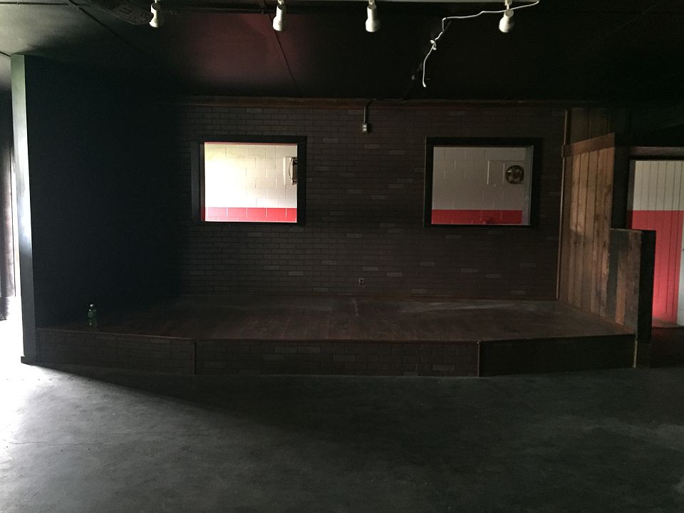 2nd image of 300 S 30th St