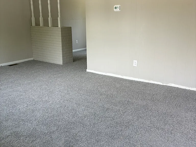 3409 W Weaver Rd — Photo 2