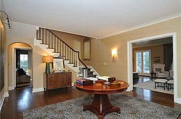 3rd image of 612 East Dr