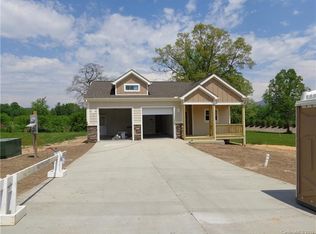 67 Blacksmith Run Dr, Hendersonville, NC 28792
