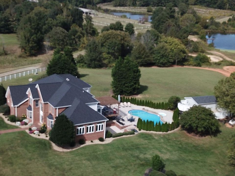 2nd image of 4600 Scottland Dr