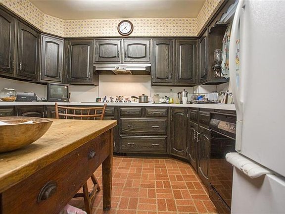 4th image of 3403 Freemansburg Ave