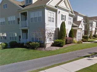 1007 Old Course Ln, Easton, PA 18042