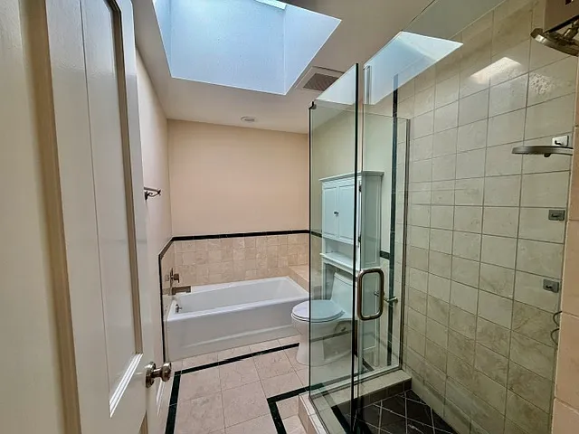 1242 Berkeley St #14 — Photo 17