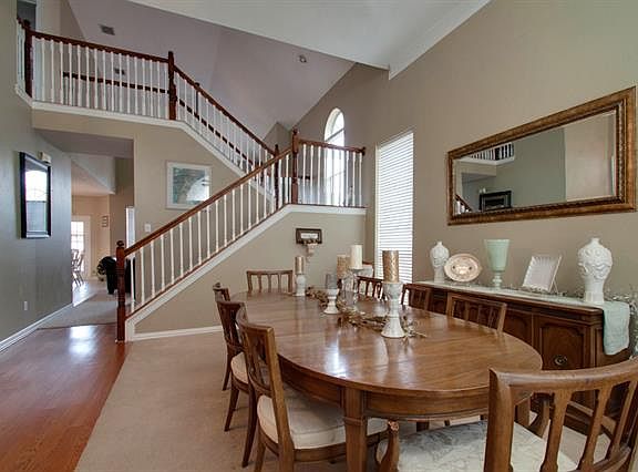 4th image of 1208 Chinaberry Dr