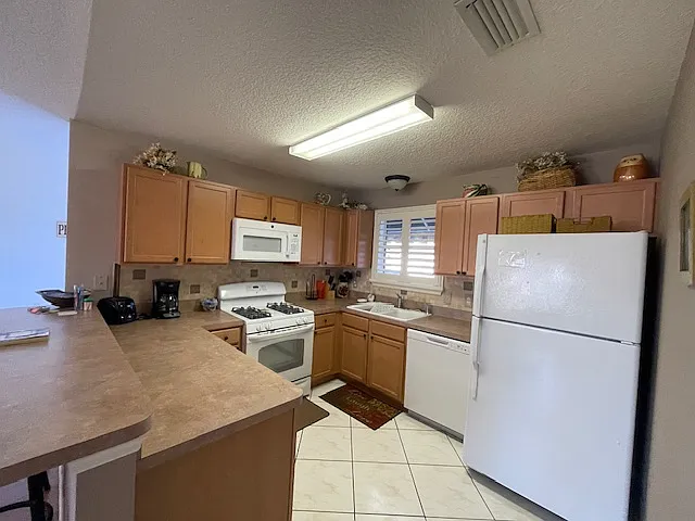 445 Corbett Dr — Photo 3