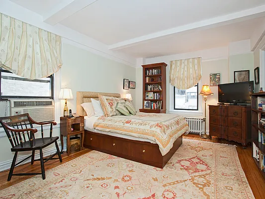 Sold by Sotheby's International Realty | media 22