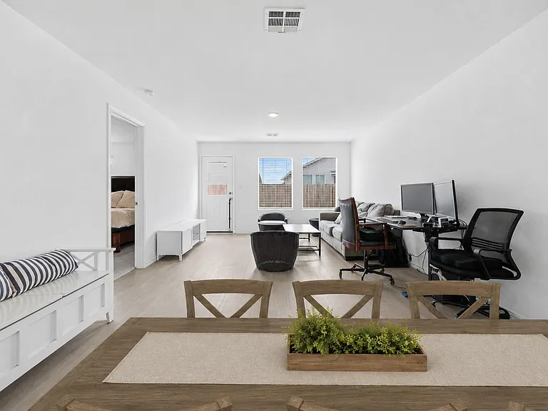 108 Evening Glow Dr — Photo 3