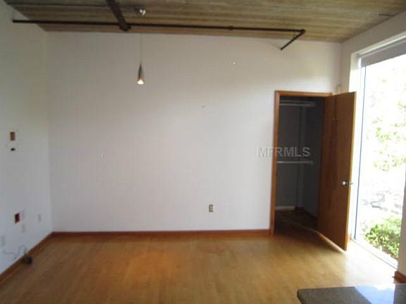 5th image of 2215 Hillcrest St #2