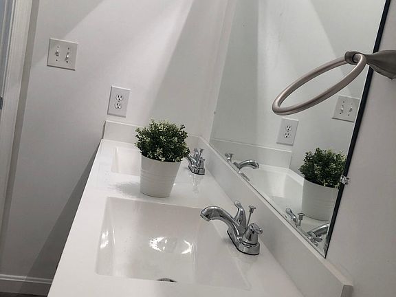 4th image of 2201 Westcourt Ln