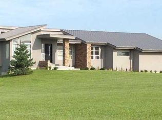 9916 Windsor Dr, Lees Summit, MO 64086